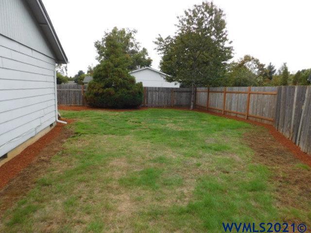 1044 Sharon Loop Southeast Salem, OR 97306 - Photo 23 of 29 Gallery Image 23