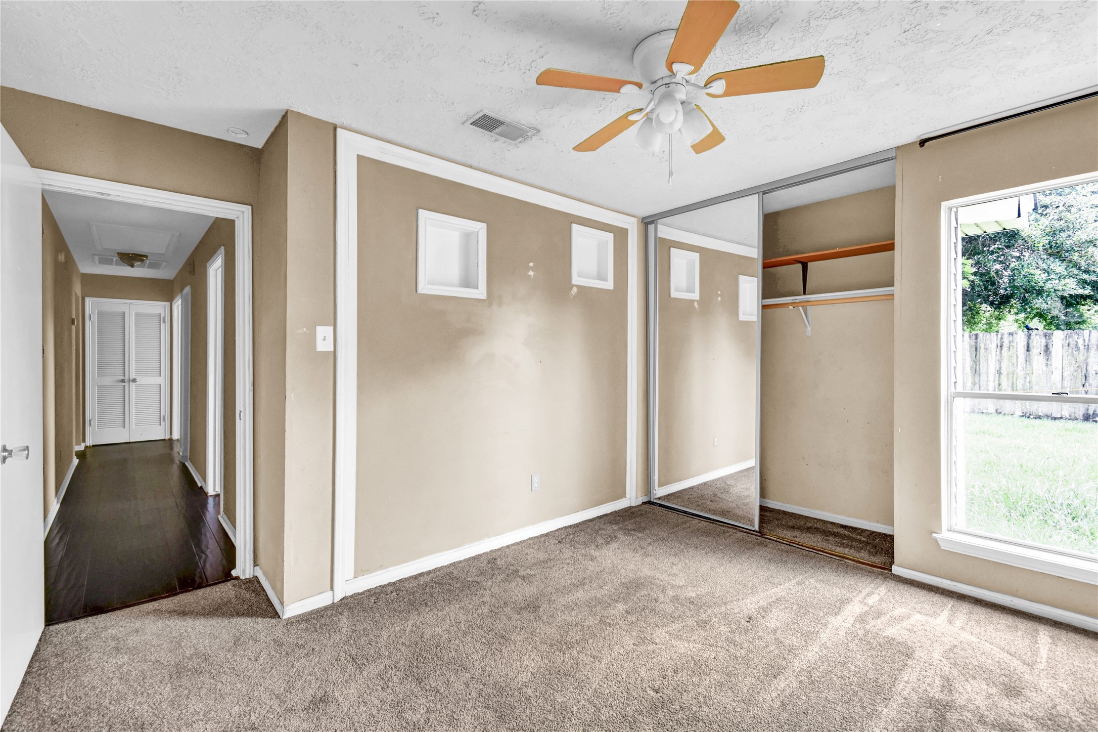 3 Chuckwagon Court Angleton, TX 77515 - Photo 14 of 28