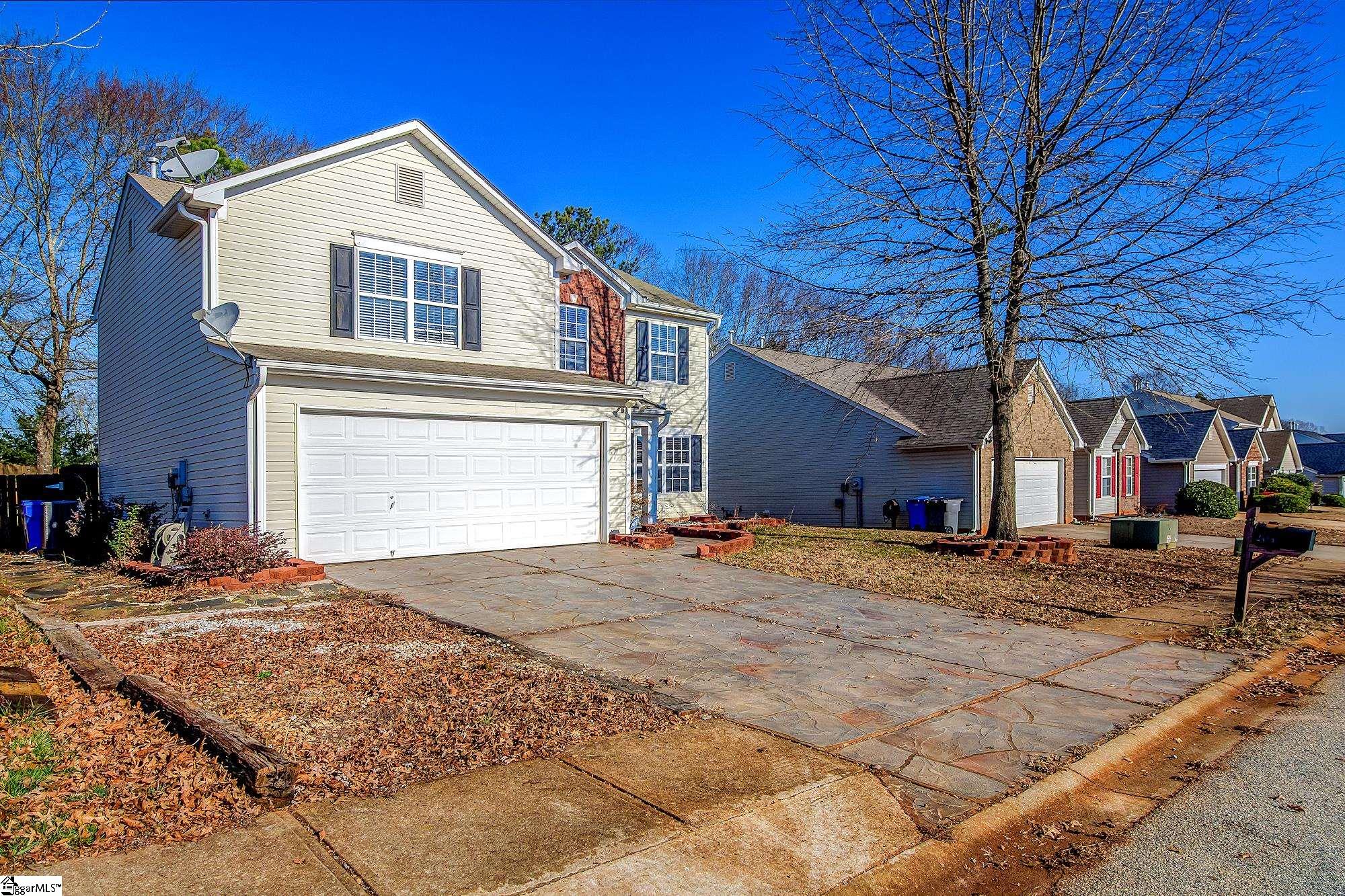 203 Ridgebrook Way Greenville, SC 29605 - Photo 3 of 36 Gallery Image 3
