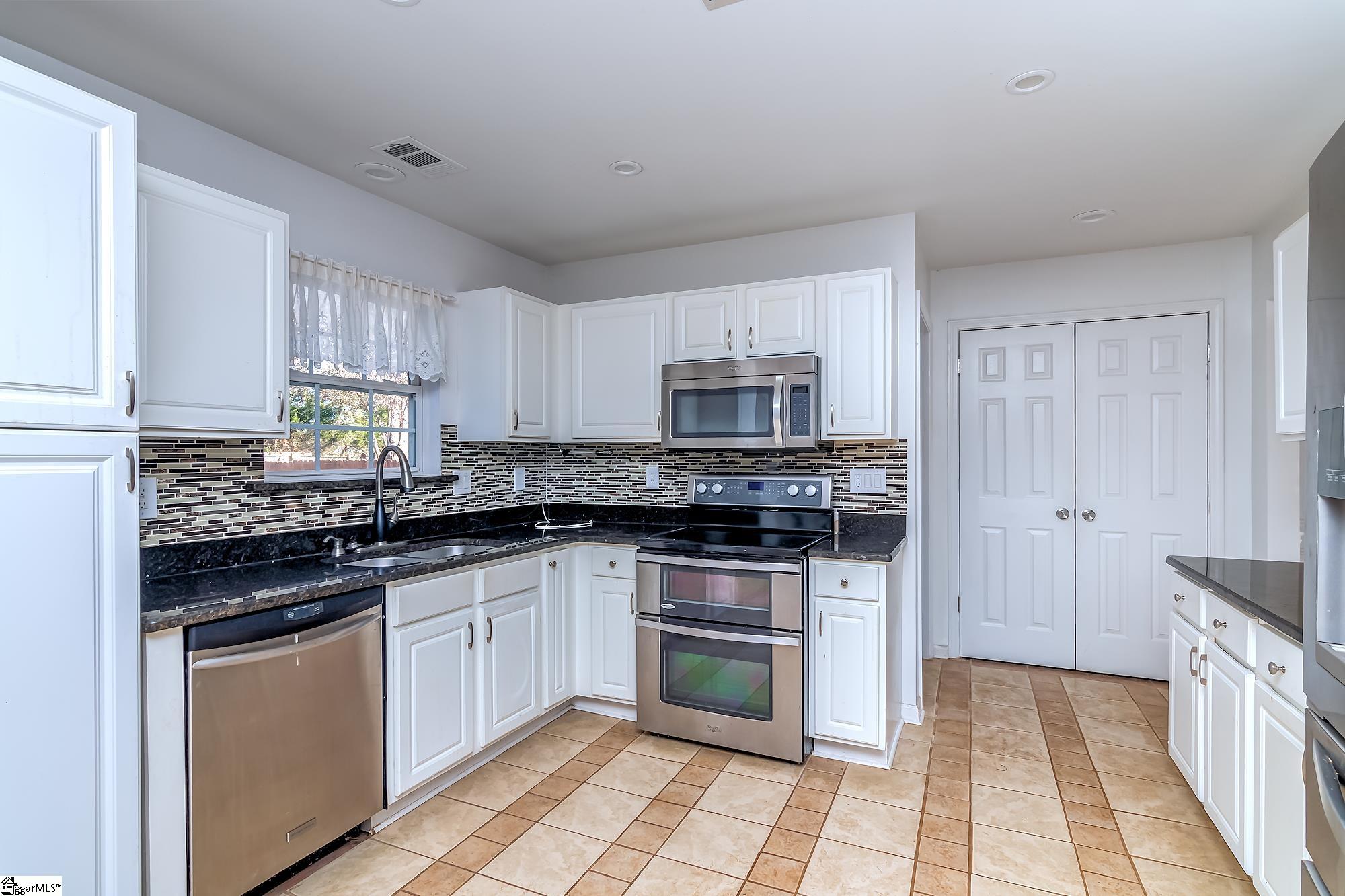 203 Ridgebrook Way Greenville, SC 29605 - Photo 9 of 36 Gallery Image 9
