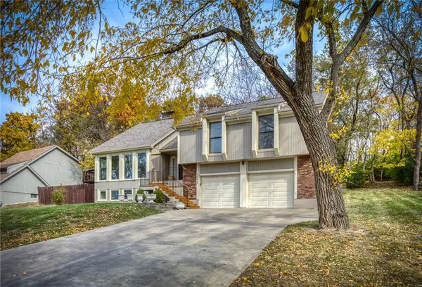 $499,000 | 16025 Meadow Lane, Stilwell, KS 66085