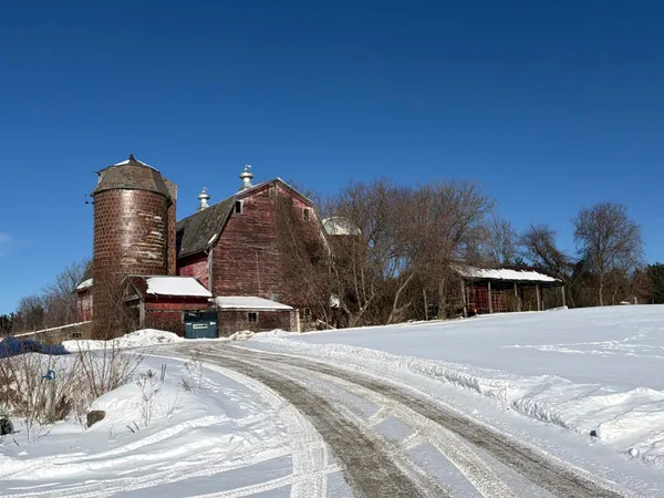 $650,000 | 85 Elm Hill Drive, Clarendon, VT 05759