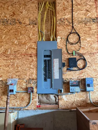 $650,000 | 85 Elm Hill Drive, Clarendon, VT 05759