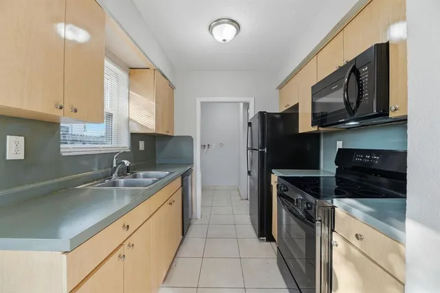 $400,000 | 5649 Southwest 36th Court, West Park, FL 33023