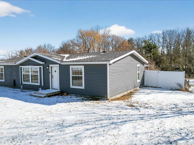 3413 Arenac State Road Standish, MI 48658 - Photo 4 of 40