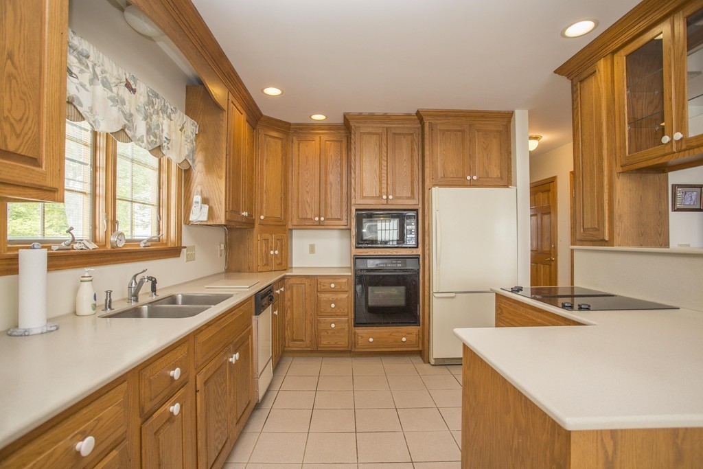 24 Dunbar Road Lakeville, MA 02347 - Photo 8 of 22 Gallery Image 8