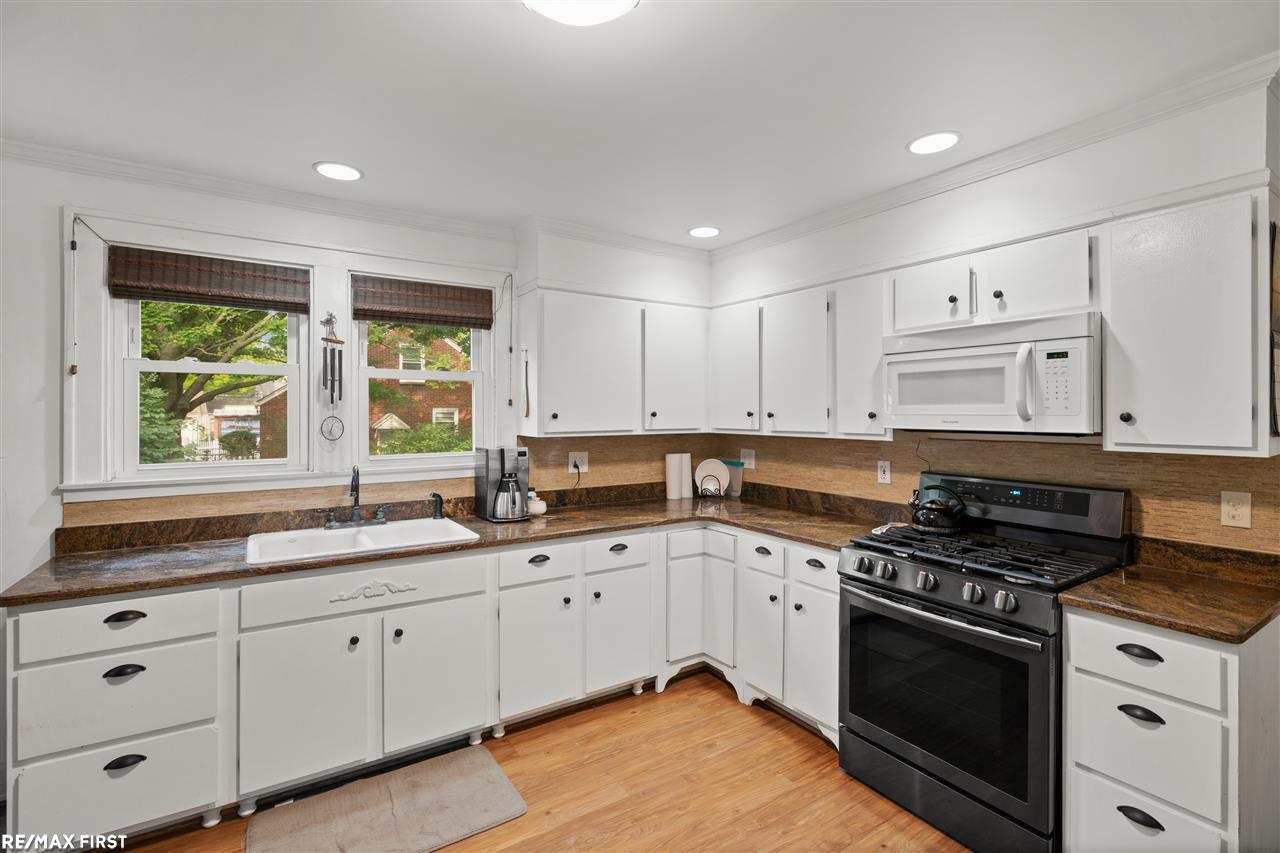255 Benjamin Street Romeo, MI 48065 - Photo 7 of 35 50023628-6.JPG