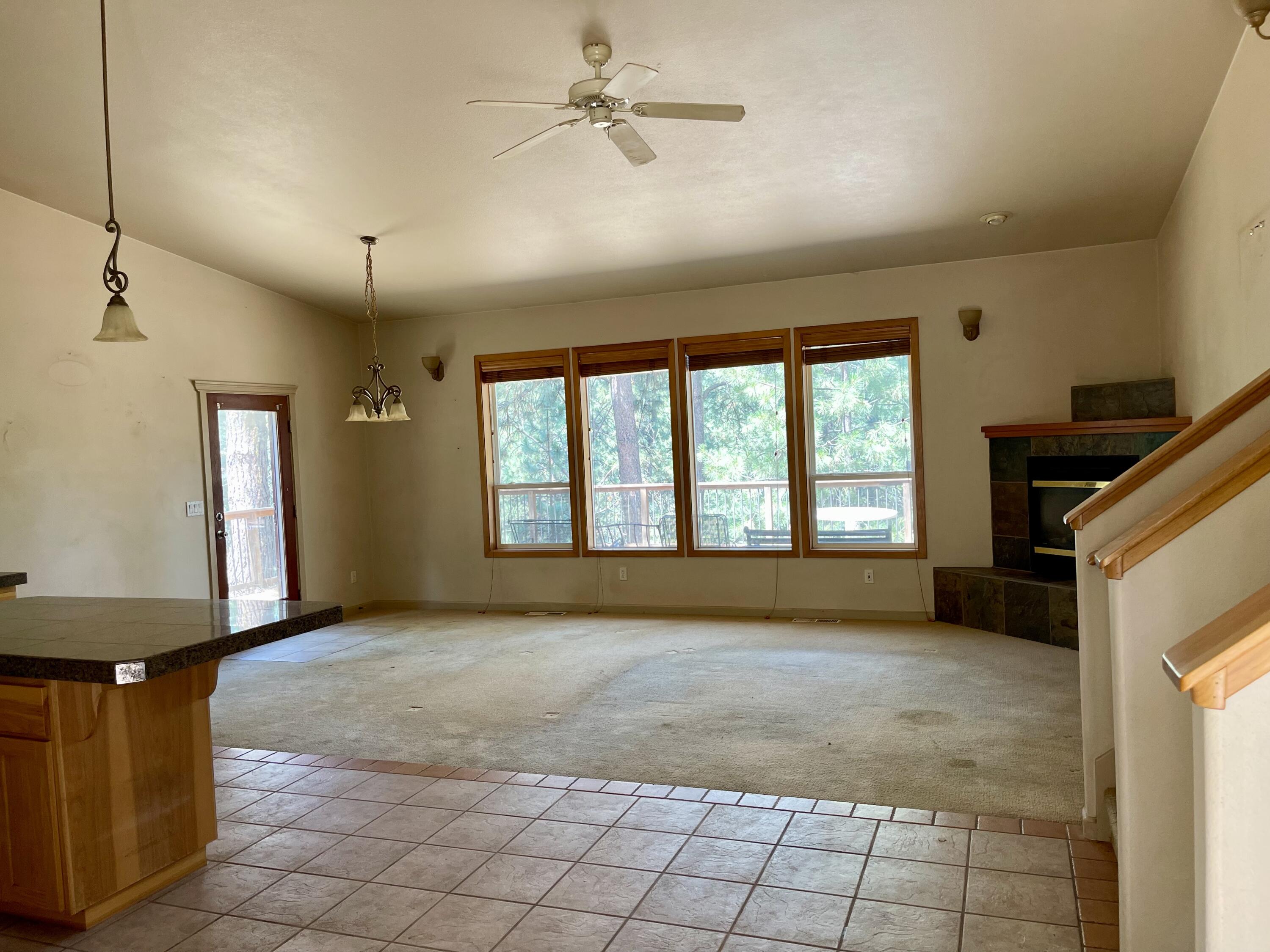18844 Shoshone Road Bend, OR 97702 - Photo 5 of 27 IMG_4025