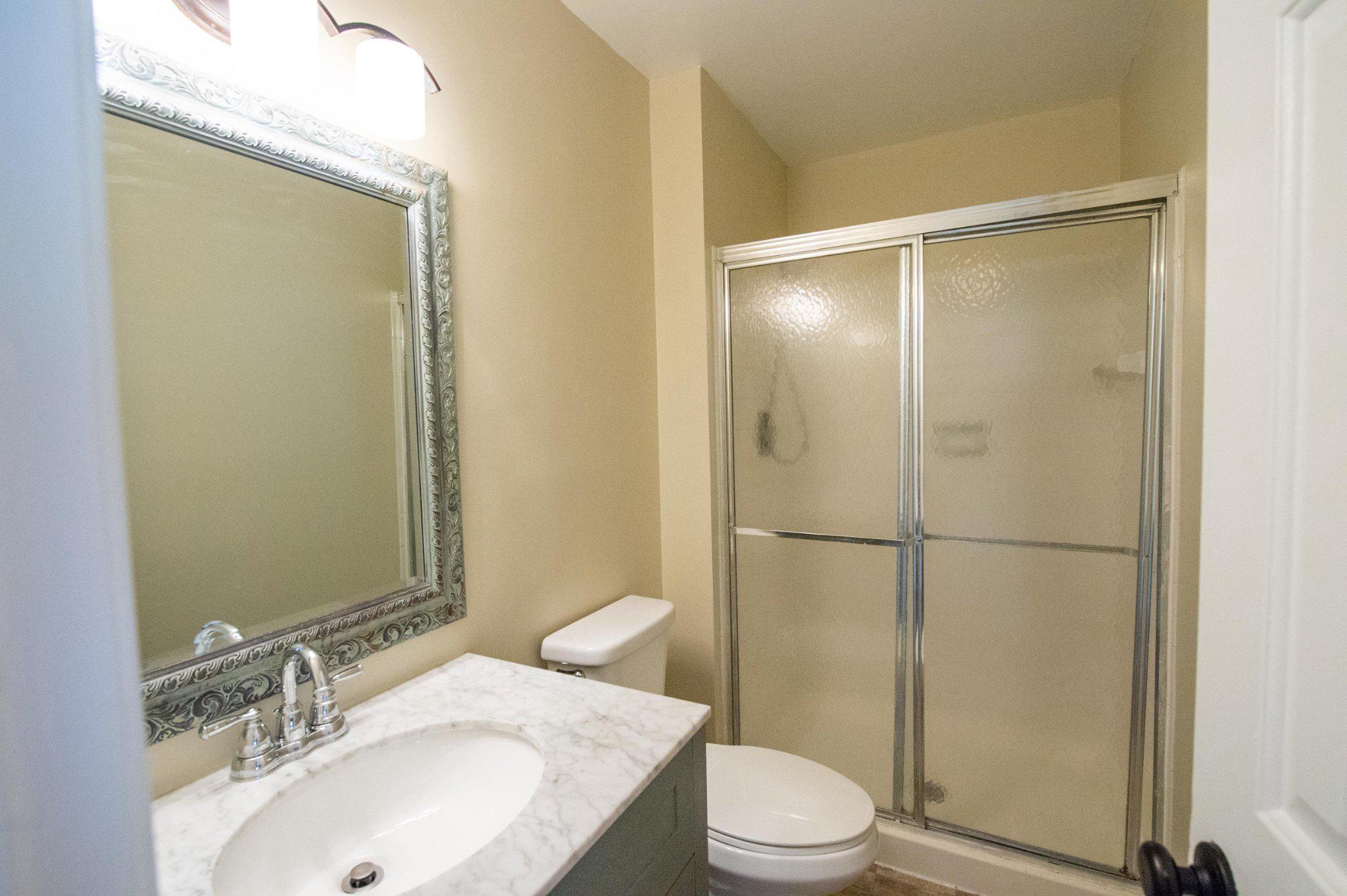 120 Fort Evans Road Southeast, Unit C Leesburg, VA 20175 - Photo 22 of 23 Hall bathroom