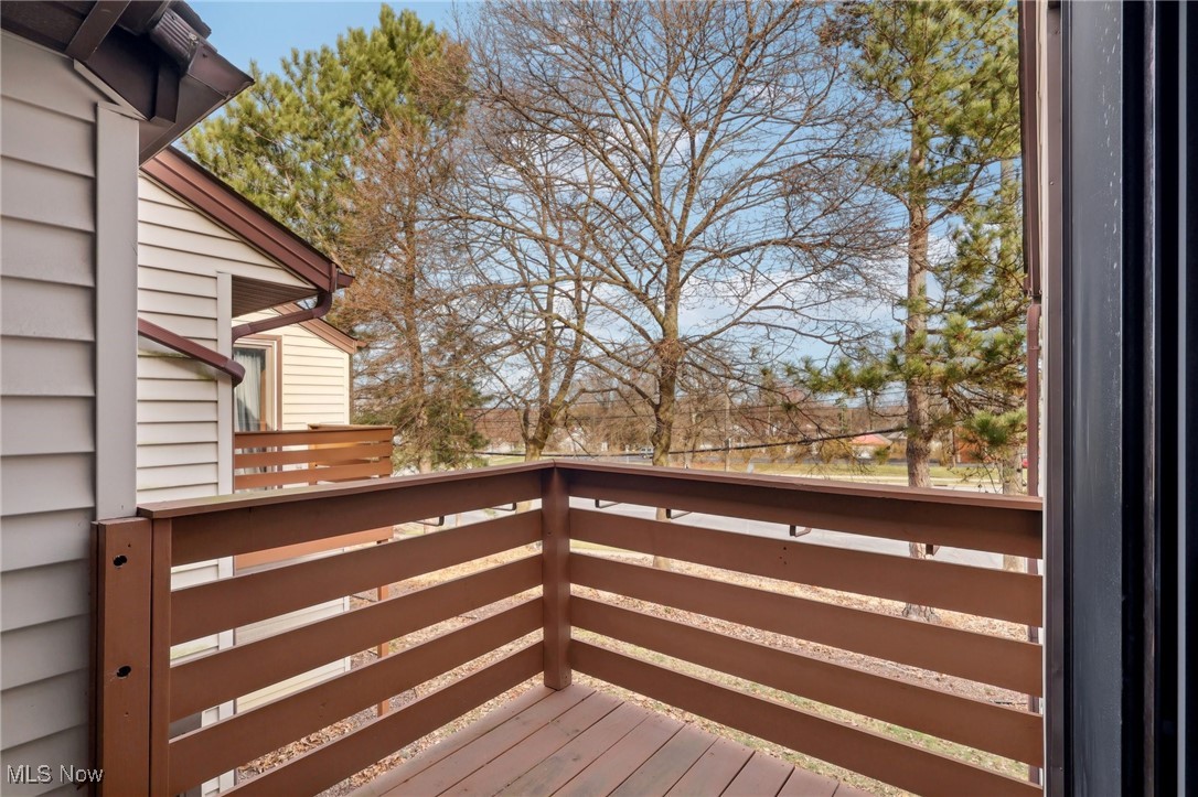 3484 Mayfield Road, Unit 3426 Cleveland Heights, OH 44118 - Photo 23 of 33 View of wooden deck
