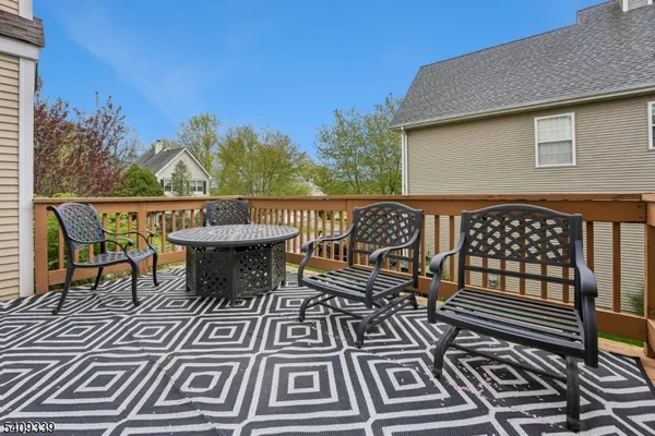 $769,000 | 1 Smoke House Court, Whitehouse Station, NJ 08889