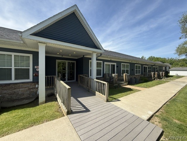 610 Ayer Road, Unit 6 Amherst, NY 14221 - Photo 2 of 23 Side entrance with ramp