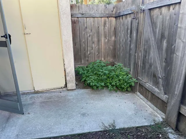 $2,500 | 5130 North River Road, Unit A, Oceanside, CA 92057