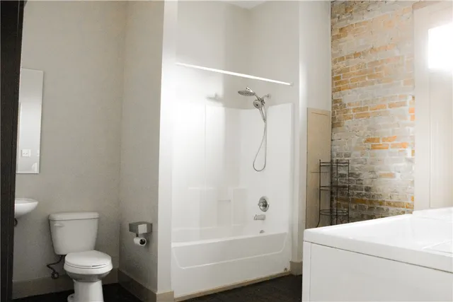 $900 | 205 South Main Street, Caldwell, TX 77836