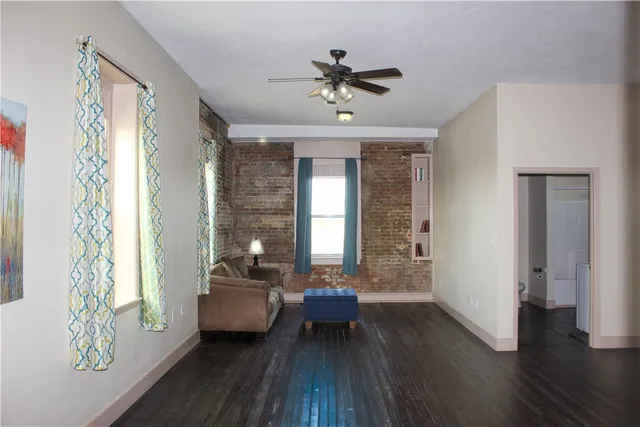 $900 | 205 South Main Street, Caldwell, TX 77836