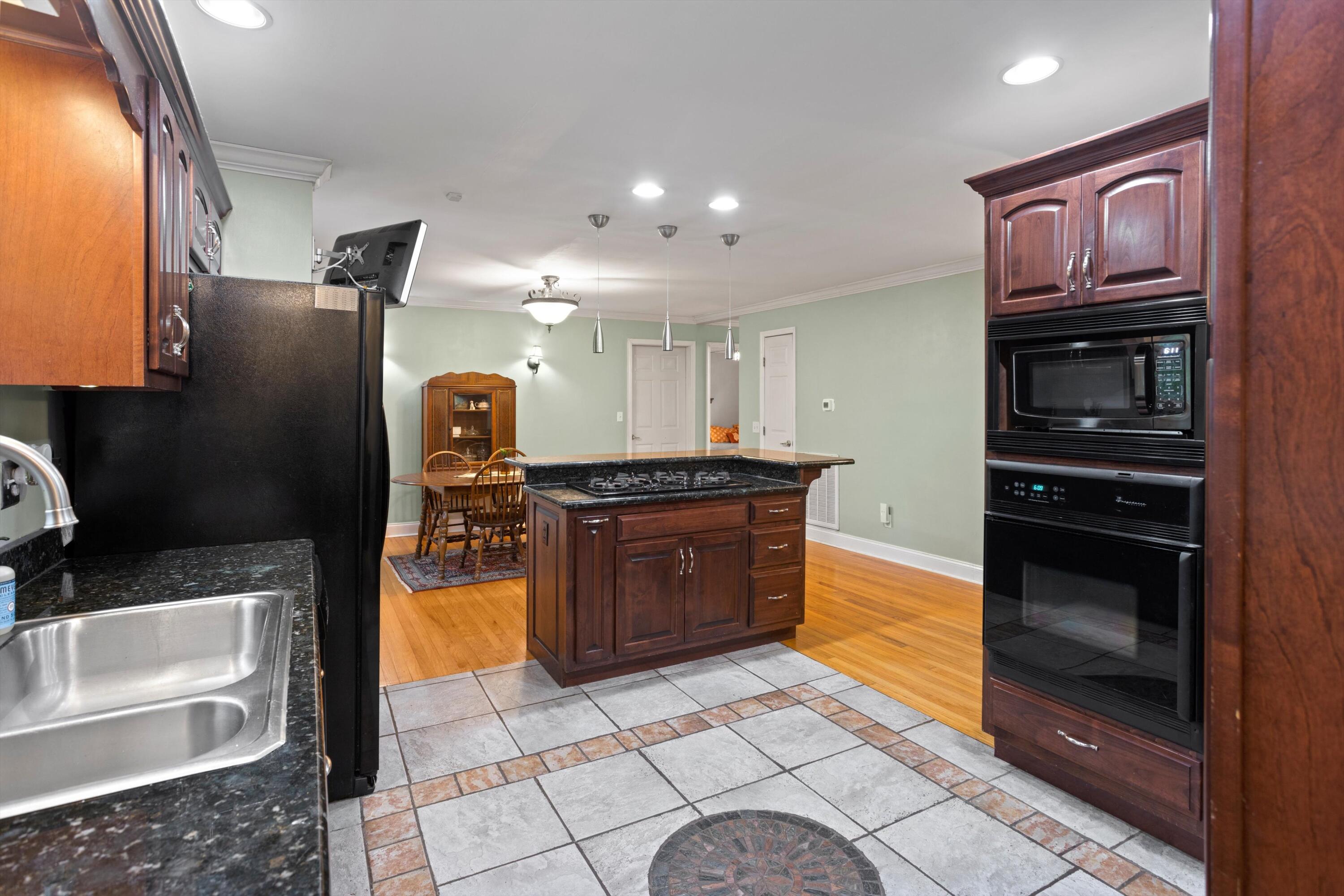 320 Isbill Road Chattanooga, TN 37419 - Photo 9 of 32 20-2M6A4207