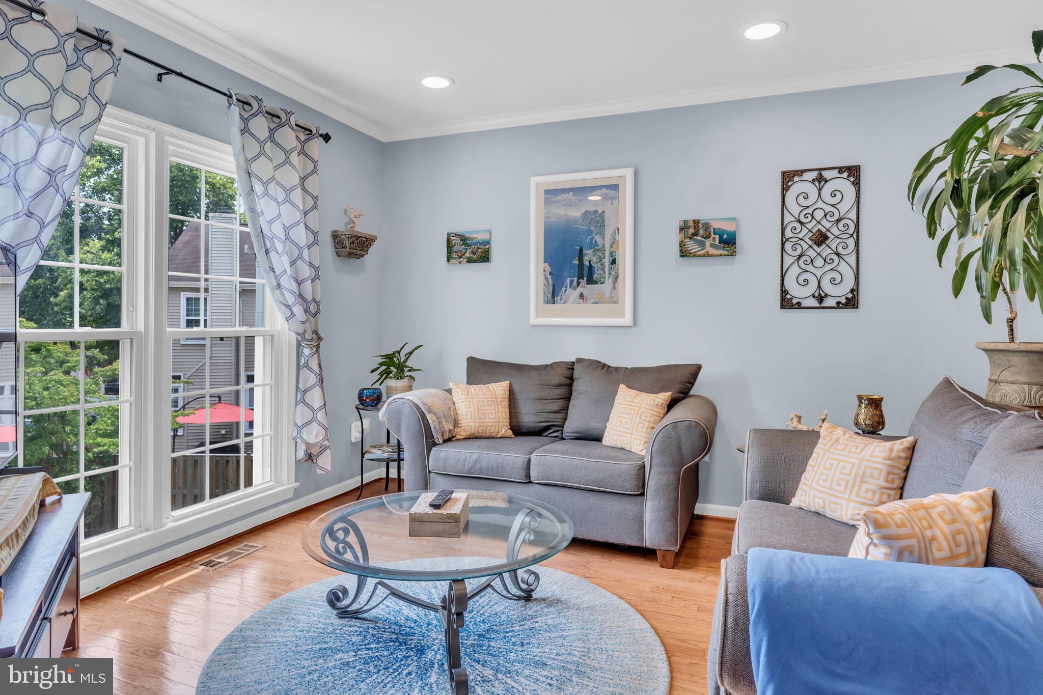 6924 Compton Lane Centreville, VA 20121 - Photo 2 of 23