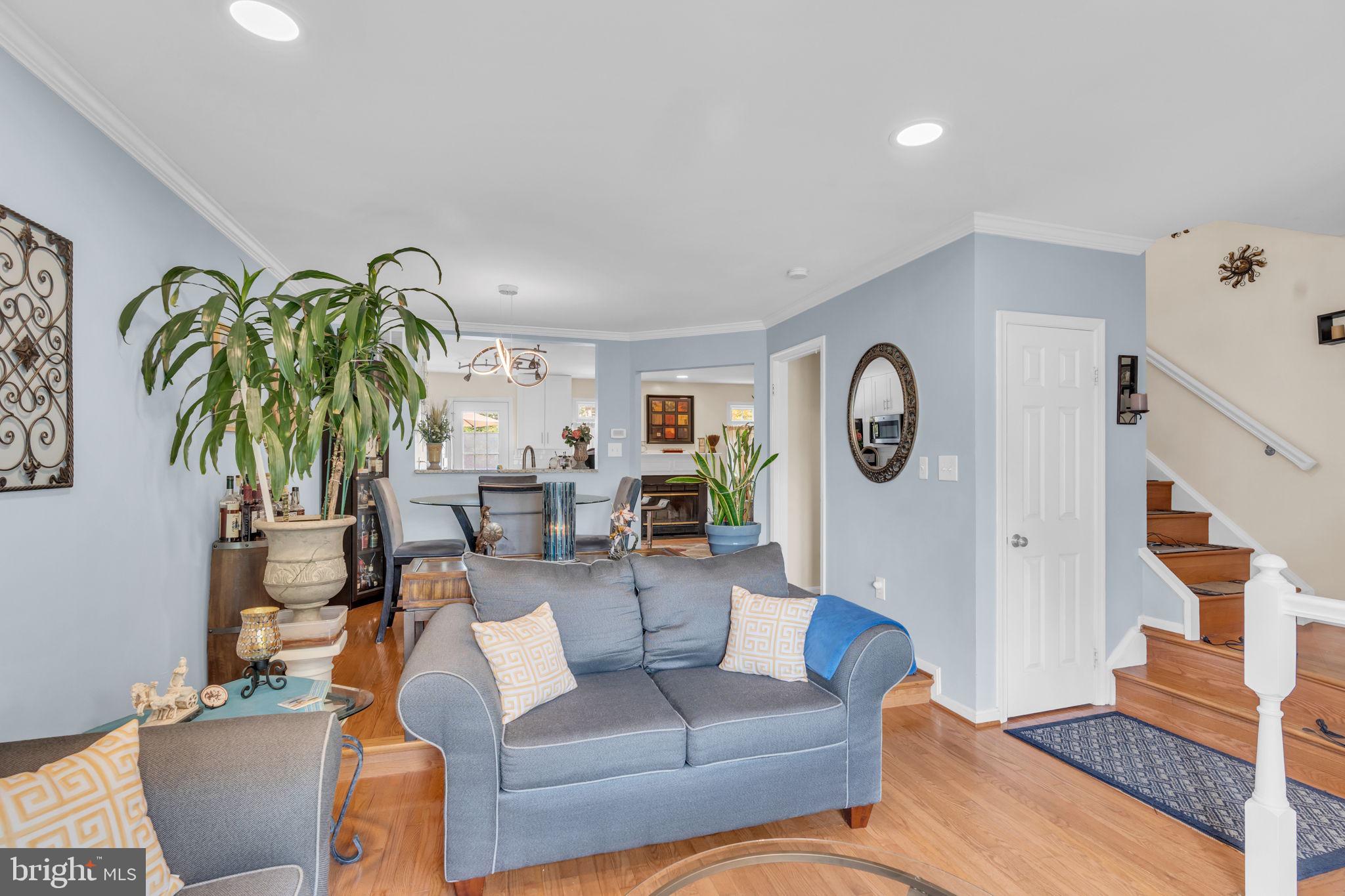 6924 Compton Lane Centreville, VA 20121 - Photo 3 of 23