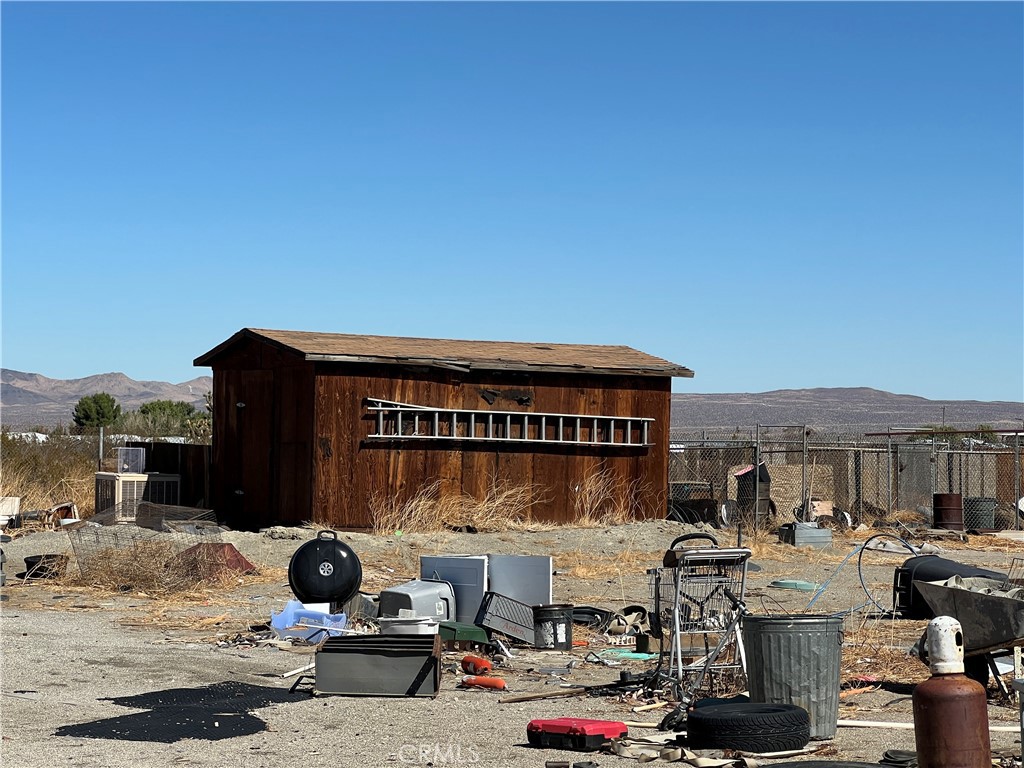 18785 El Mirage Airport Road Adelanto, CA 92301 - Photo 7 of 12 a view of balcony and patio