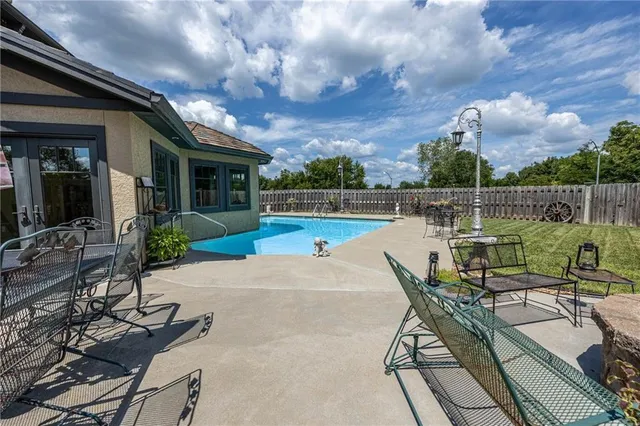 $1,150,000 | 521 West Clark Street, Warrensburg, MO 64093