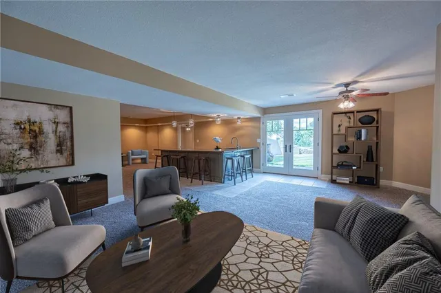 $1,150,000 | 521 West Clark Street, Warrensburg, MO 64093