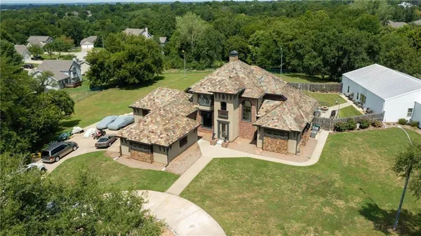 $999,999 | 521 West Clark Street, Warrensburg, MO 64093