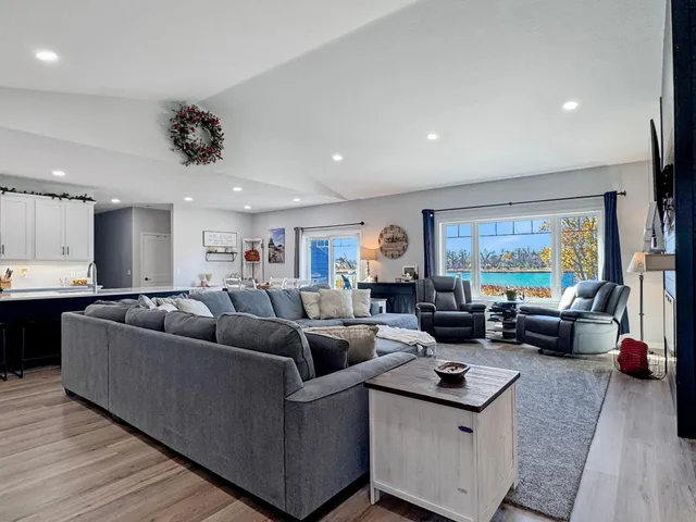 $505,000 | 3010 Eastbay Avenue, Balaton, MN 56115