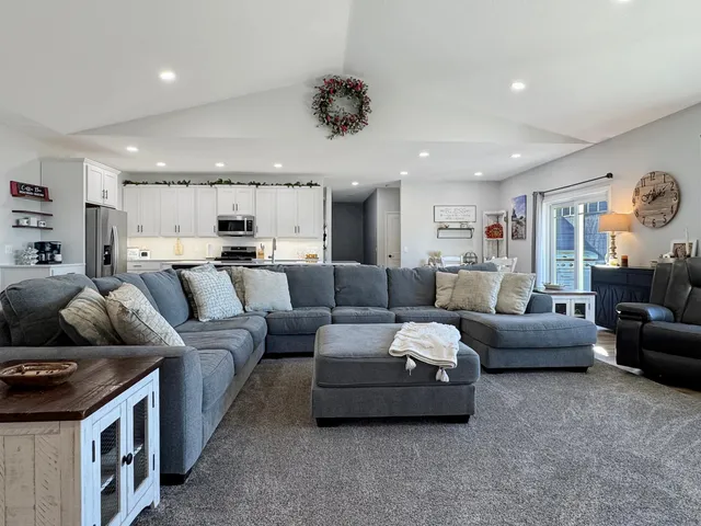 $505,000 | 3010 Eastbay Avenue, Balaton, MN 56115