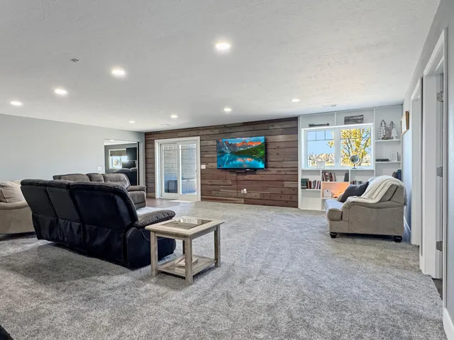 $505,000 | 3010 Eastbay Avenue, Balaton, MN 56115