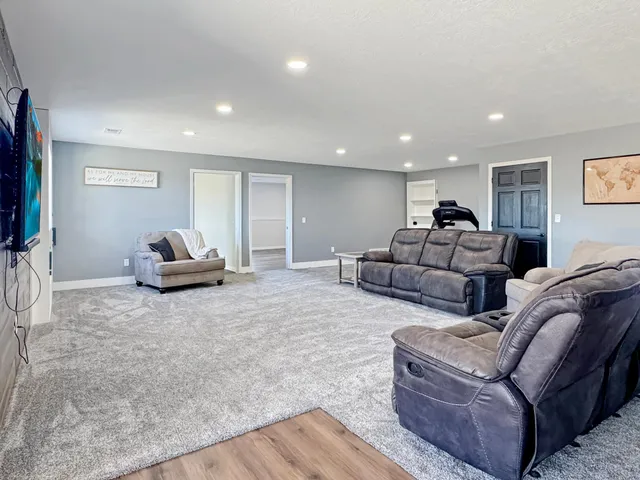 $505,000 | 3010 Eastbay Avenue, Balaton, MN 56115