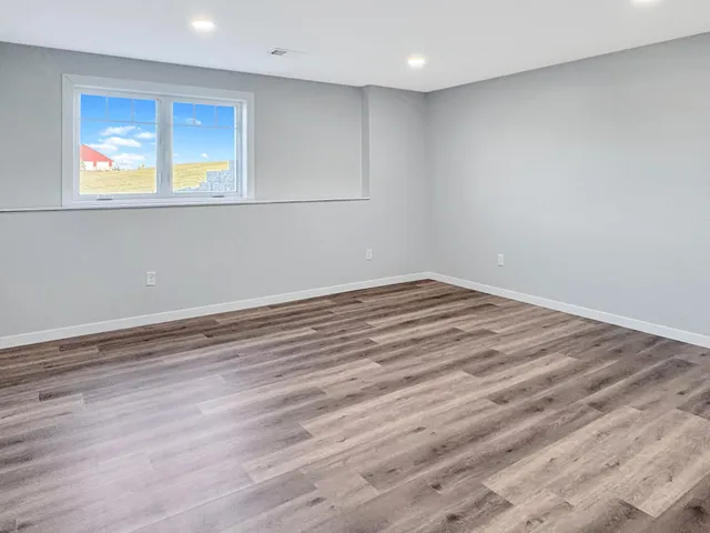 $505,000 | 3010 Eastbay Avenue, Balaton, MN 56115