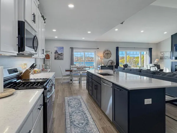 $505,000 | 3010 Eastbay Avenue, Balaton, MN 56115