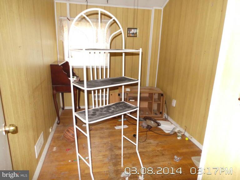 921 Southridge Road Baltimore, MD 21228 - Photo 8 of 13 Bedroom