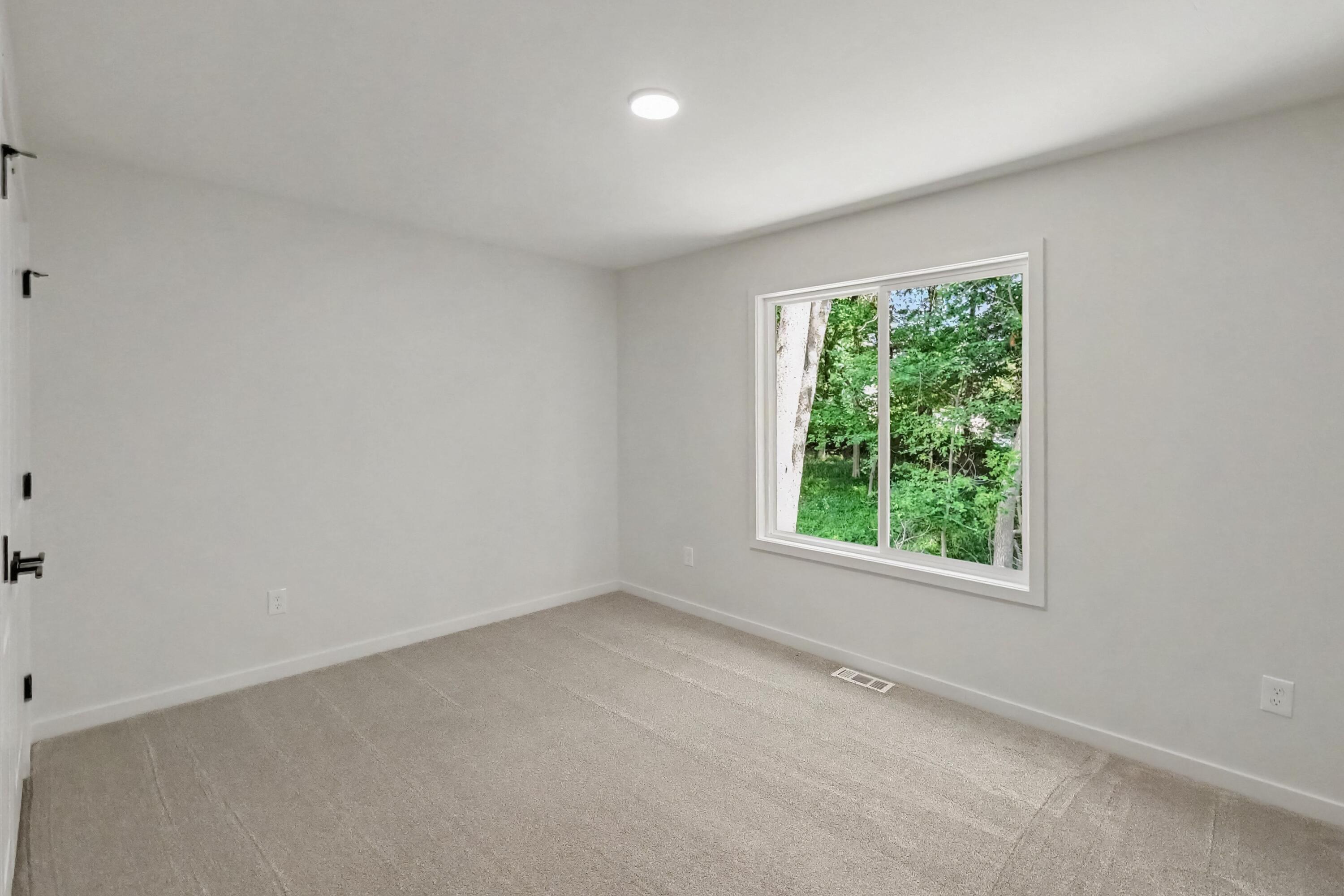 1480 West Valley Road Lansing, MI 48906 - Photo 17 of 23 019_file_2364