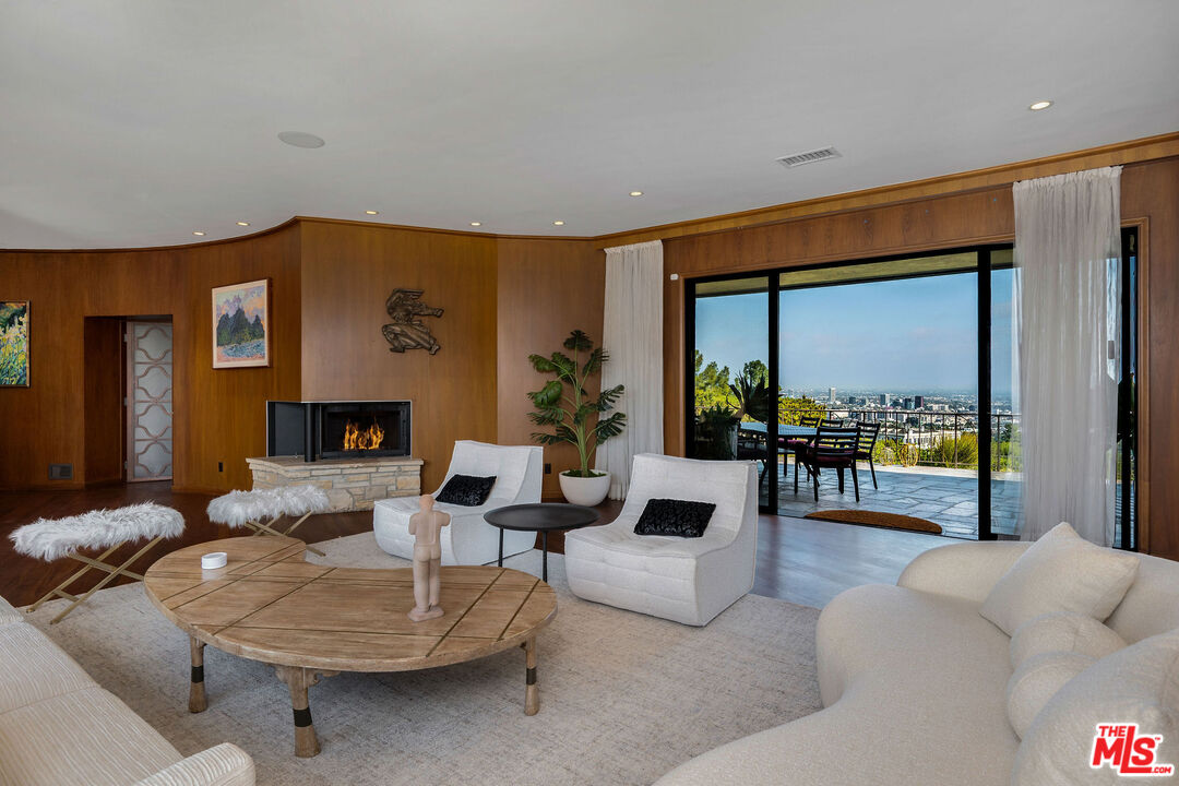 1131 Miradero Road Beverly Hills, CA 90210 - Photo 9 of 42