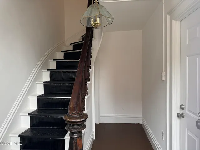 $1,500 | 528 4th Avenue, Unit 2, Troy, NY 12182