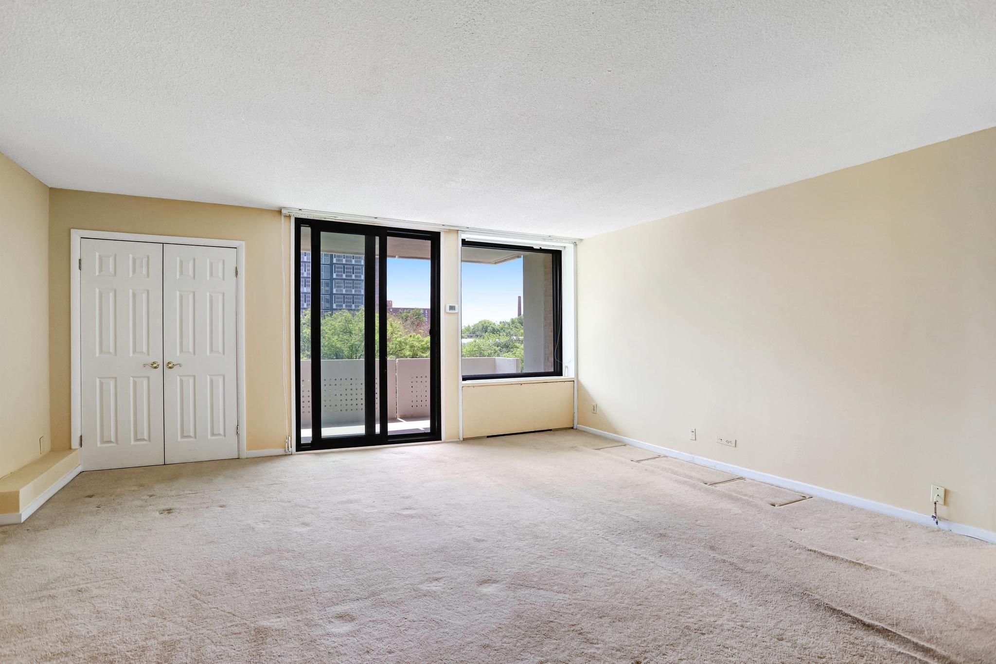 240 M Street Southwest, Unit E214 Washington, DC 20024 - Photo 13 of 32 Expansive living room