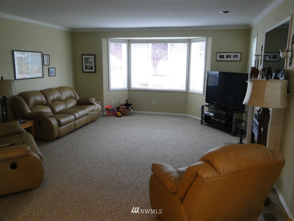 269 Jericho Avenue Northeast Renton, WA 98059 - Photo 3 of 15 Gallery Image 3