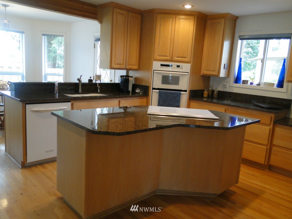 269 Jericho Avenue Northeast Renton, WA 98059 - Photo 5 of 15 Gallery Image 5