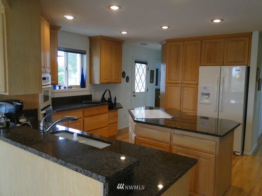 269 Jericho Avenue Northeast Renton, WA 98059 - Photo 6 of 15 Gallery Image 6