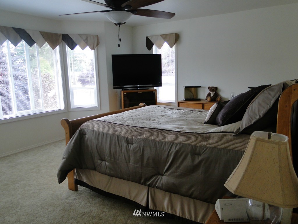 269 Jericho Avenue Northeast Renton, WA 98059 - Photo 8 of 15 Gallery Image 8