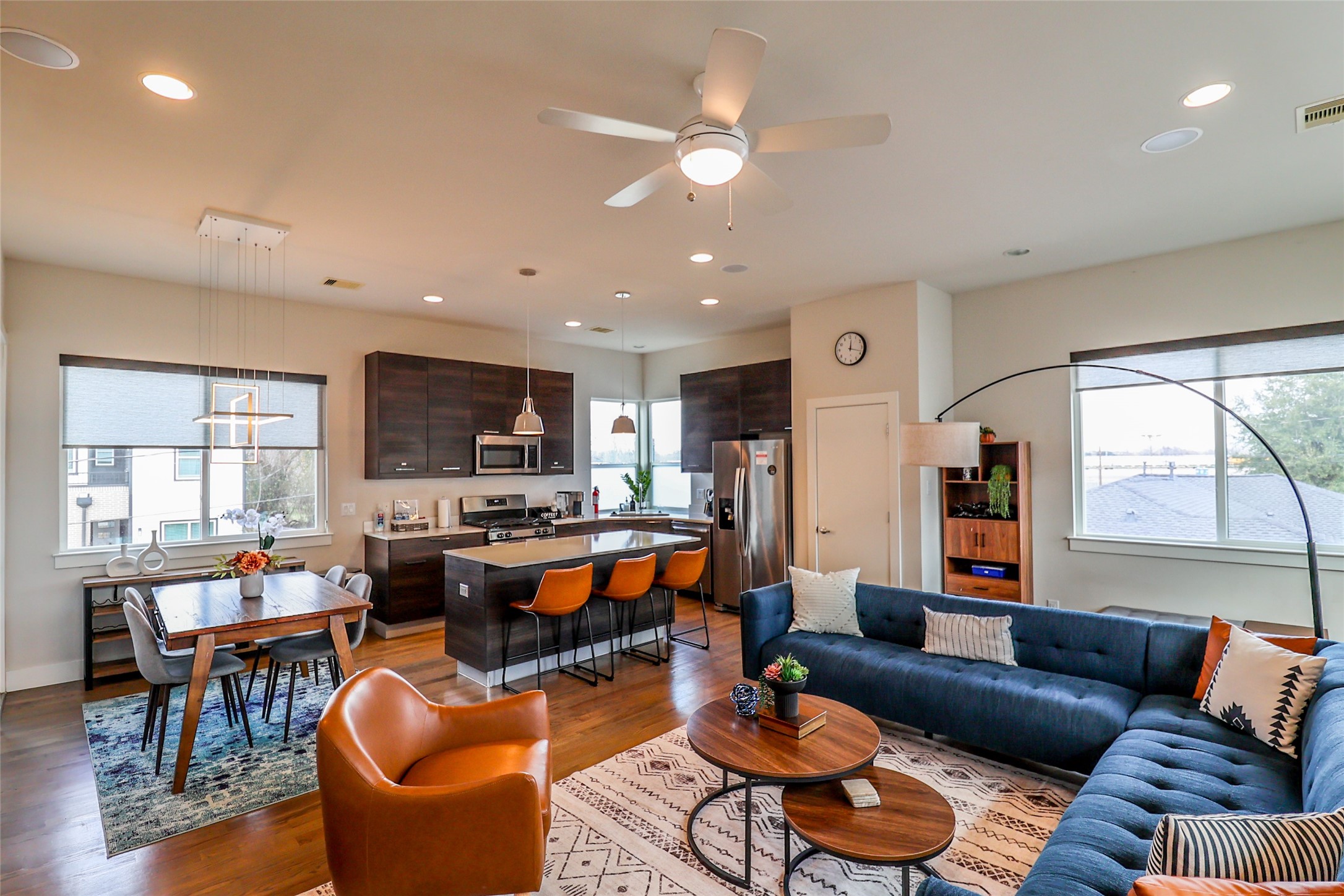 2306 Wipprecht Street Houston, TX 77020 - Photo 17 of 29 a living room with furniture kitchen view and a large window