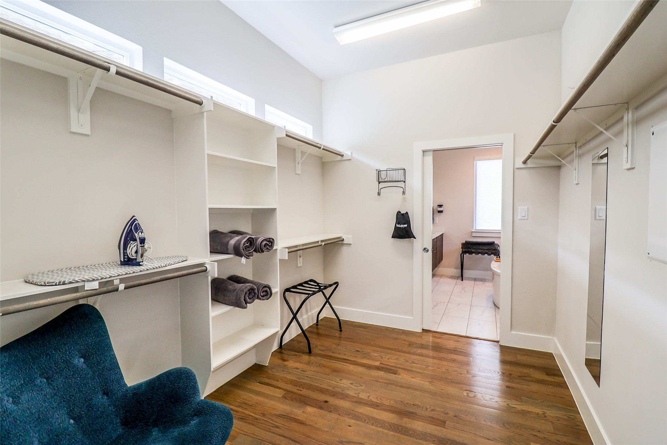 2306 Wipprecht Street Houston, TX 77020 - Photo 20 of 29 a view of a workspace with furniture and wooden floor