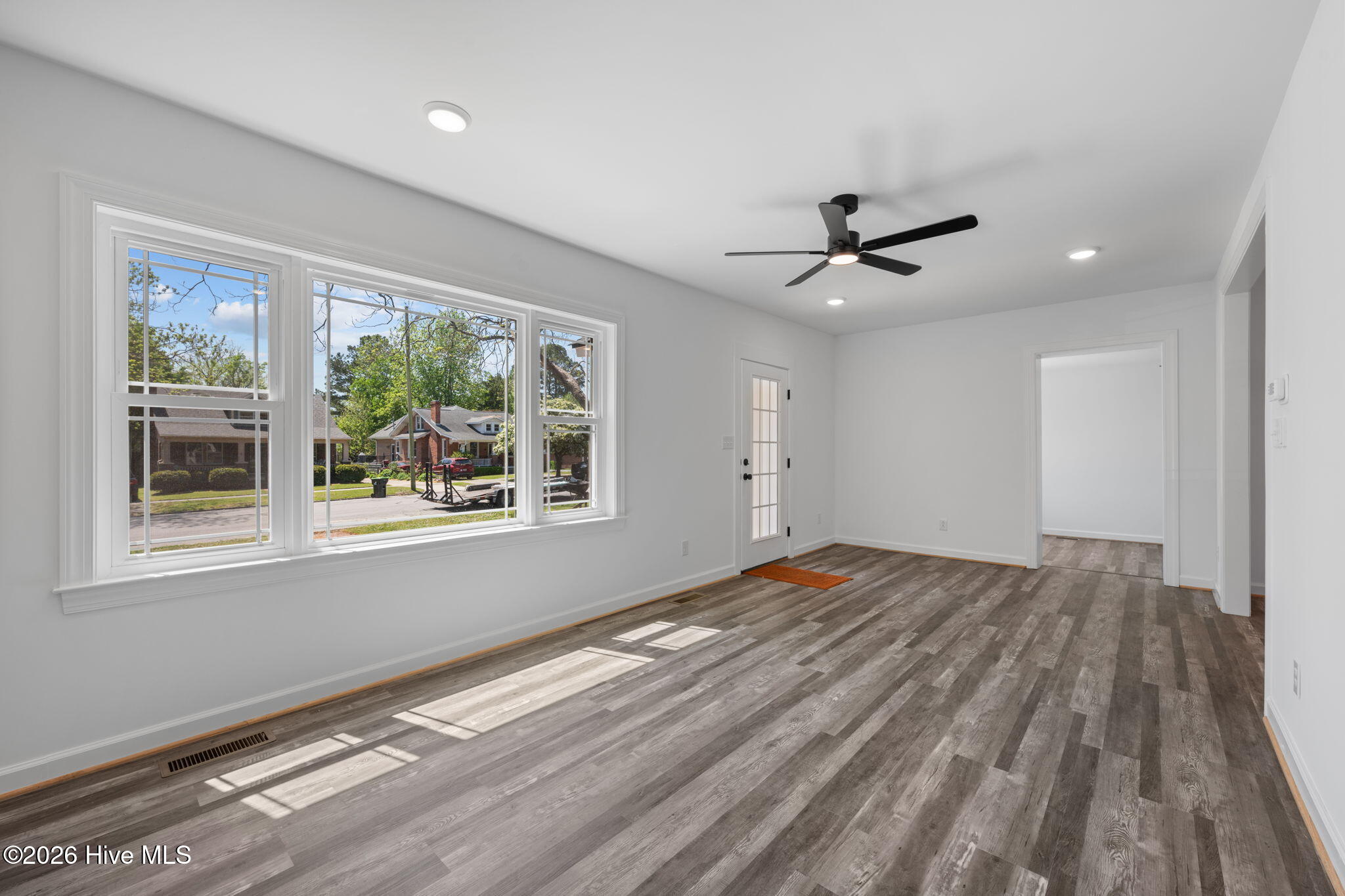 1514 Rhem Avenue New Bern, NC 28560 - Photo 7 of 41 30-web-or-mls-DSC_0102