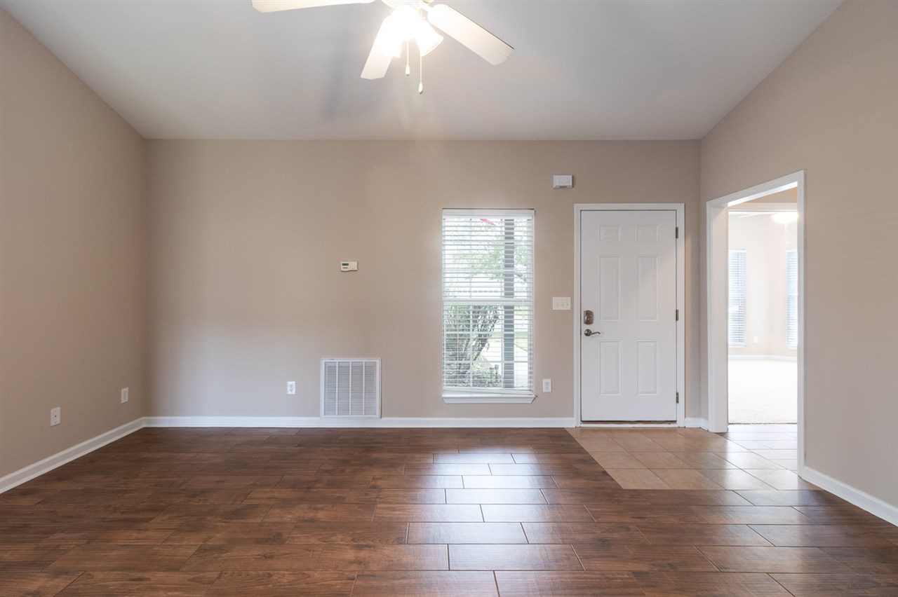 6883 Crimson Ridge Street Gulf Shores, AL 36542 - Photo 5 of 23 Living Room