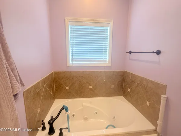 $249,900 | 401 Roxbury Place, Florence, MS 39073