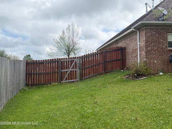 $249,900 | 401 Roxbury Place, Florence, MS 39073