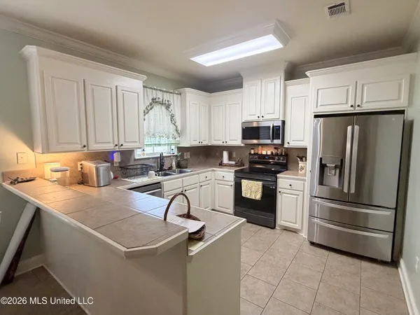 $249,900 | 401 Roxbury Place, Florence, MS 39073