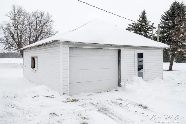 $339,000 | 107 Hawley Highway, Saranac, MI 48881