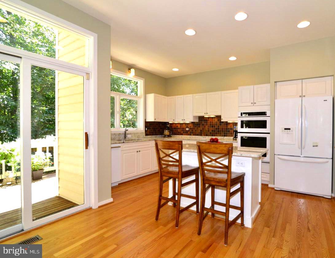 11518 Hemingway Drive Reston, VA 20194 - Photo 16 of 66 Bright & open your kitchen will be gathering spot